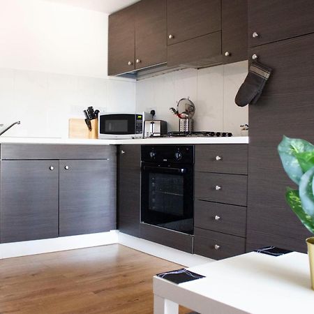 Town Centre Apartment With Free Parking ラフバラー エクステリア 写真